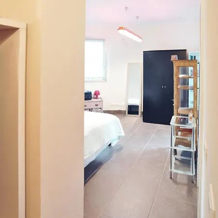 Art House Quartu - Margine Rosso Bed & Breakfast 3*