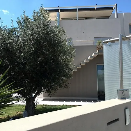 Art House Quartu - Margine Rosso Bed & Breakfast 3*