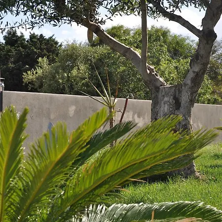 Bed & Breakfast Art House Quartu - Margine Rosso