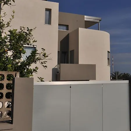Bed & Breakfast Art House Quartu - Margine Rosso 3*
