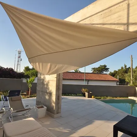 Bed & Breakfast Art House Quartu - Margine Rosso 3*