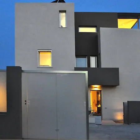 Art House Quartu - Margine Rosso