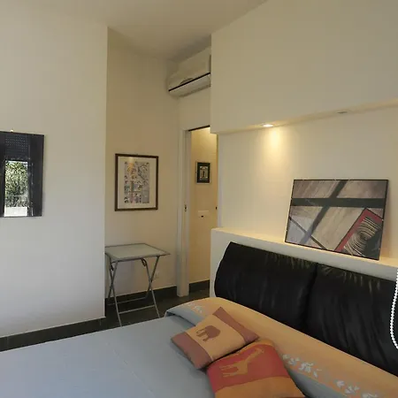 Bed & Breakfast Art House Quartu - Margine Rosso 3*