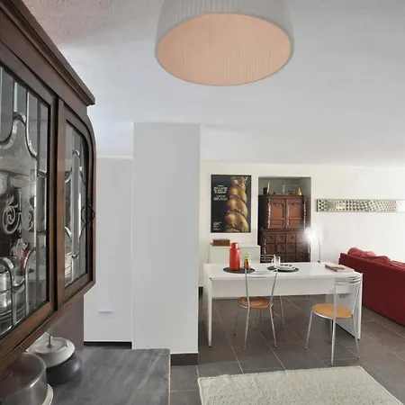 Art House Quartu - Margine Rosso Bed and Breakfast