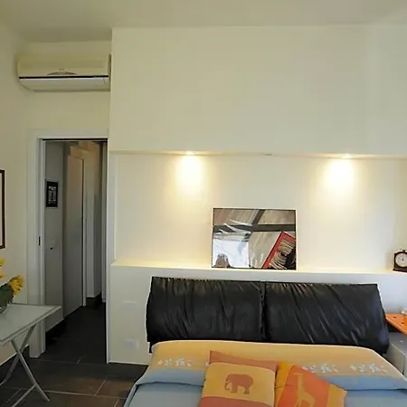 Art House Quartu - Margine Rosso Quartu SantʼElena