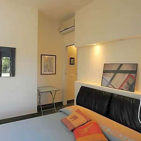 Art House Quartu - Margine Rosso