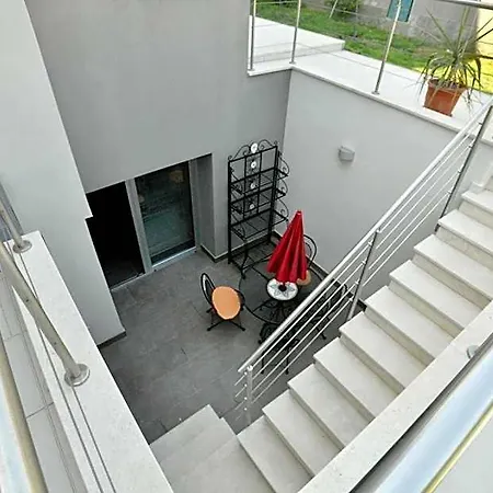 Art House Quartu - Margine Rosso Quartu SantʼElena