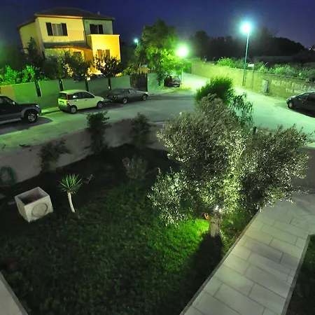 Art House Quartu - Margine Rosso
