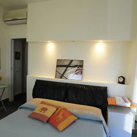 Bed and Breakfast Art House Quartu - Margine Rosso 4*